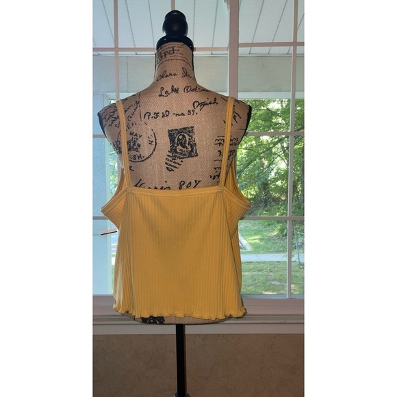NWT Old Navy Mustard Yellow Sleeveless Tank Top, Size 3X NWT - Picture 2 of 4